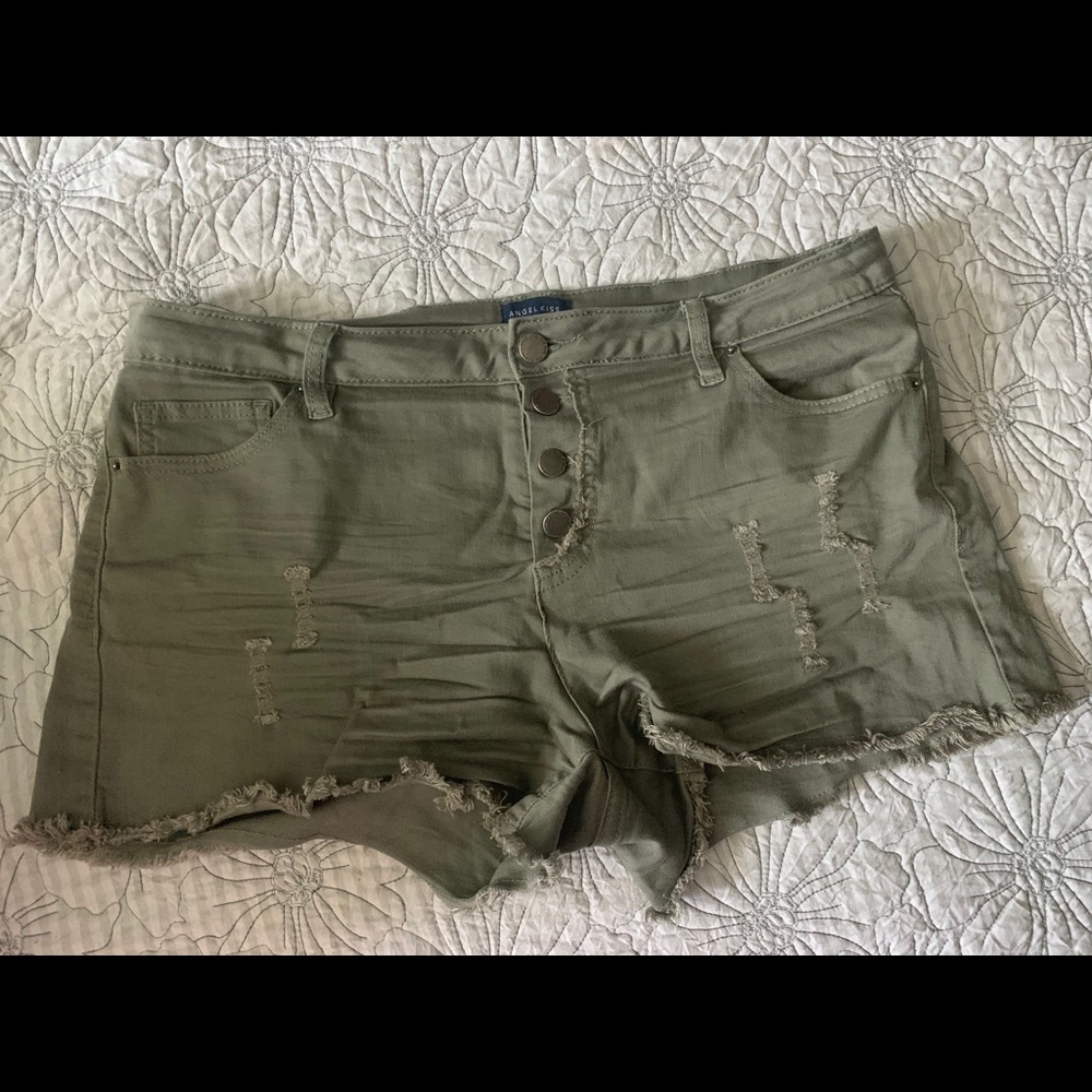Distressed shorts